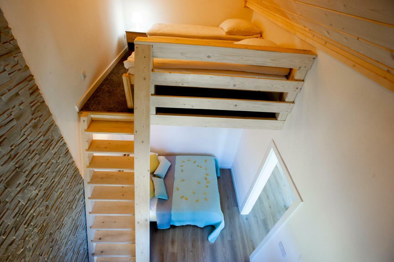 Apartament Podmagura Щирк Екстер'єр фото